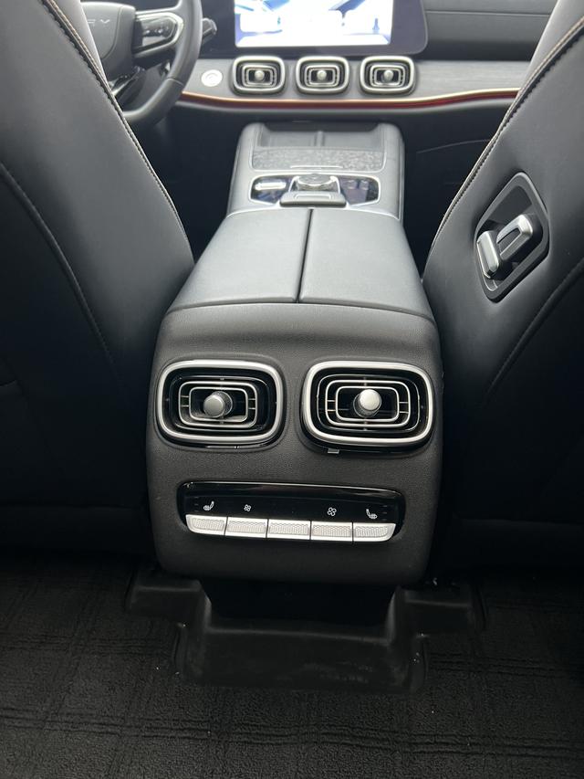 Chery Tiggo 9 2024 модификация 2.0T DCT 2WD Chao Com f ort Zun Shang Edition – фото 17