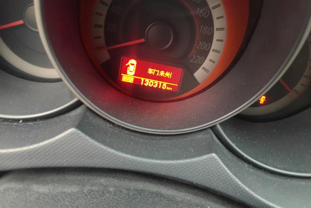 Kia Forte 2012 модификация 1.6L AT Premium Memorial Edition – фото 17