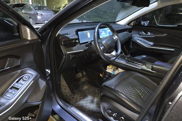 EXEED Lingyun Раздел 2023 Lynk 400T 4WD Exeed Zun Edition – фото 14