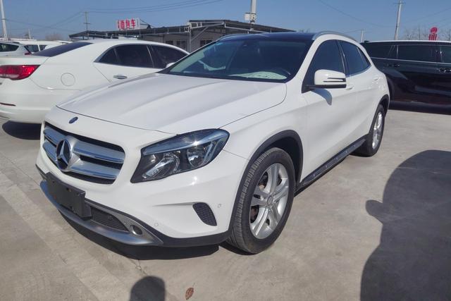Mercedes-Benz GLA 2017 GLA 200 Dynamic – фото 1