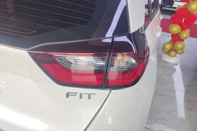 Honda Fit 2023 1.5L CVT Trend – фото 8