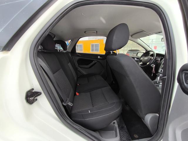 Ford Focus 2013 Hatchback Classic 1.8L Automatic Basic – фото 5