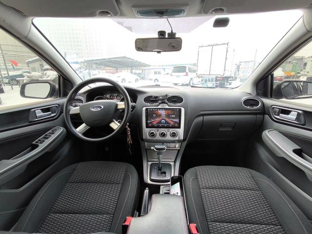 Ford Focus 2013 Hatchback Classic 1.8L Automatic Basic – фото 6