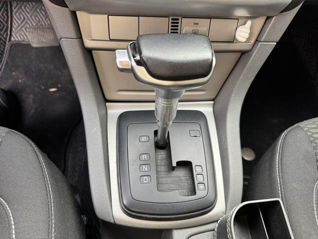 Ford Focus 2013 Hatchback Classic 1.8L Automatic Basic – фото 11