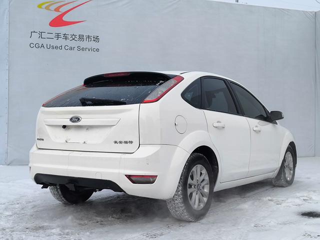 Ford Focus 2013 Hatchback Classic 1.8L Automatic Basic – фото 17