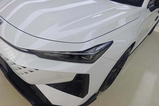Changan UNI-V 2024 1.5T Premium Sport – фото 2