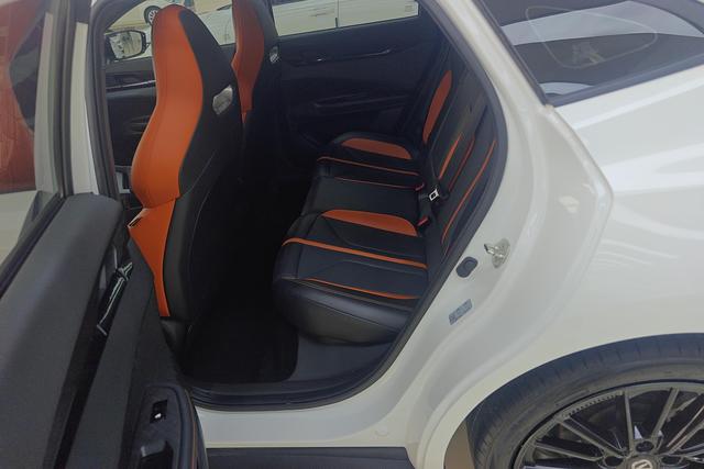 Changan UNI-V 2024 1.5T Premium Sport – фото 13