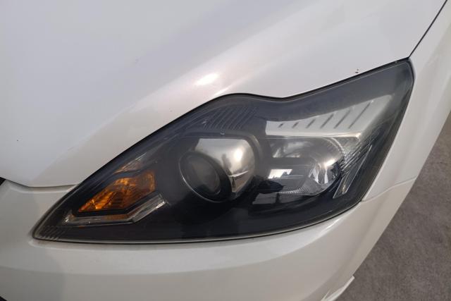 Ford Focus 2013 Hatchback Classic 1.8L Automatic Basic – фото 2