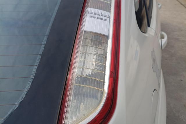 Ford Focus 2013 Hatchback Classic 1.8L Automatic Basic – фото 8