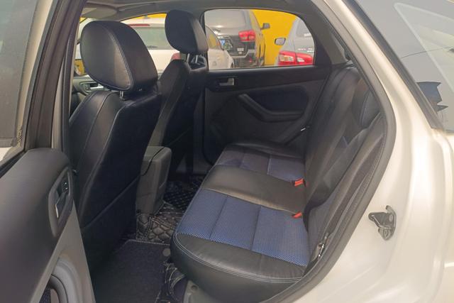 Ford Focus 2013 Hatchback Classic 1.8L Automatic Basic – фото 13