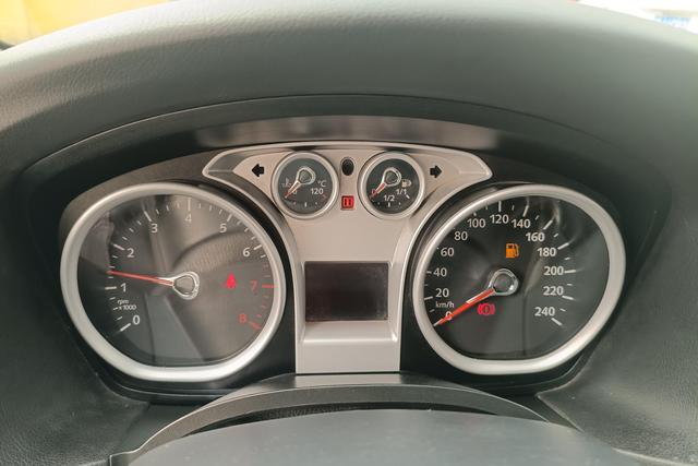 Ford Focus 2013 Hatchback Classic 1.8L Automatic Basic – фото 17