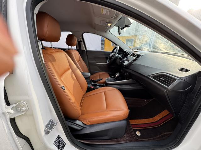 Ford Focus Sedan 2019 Facelift 1.5L Automatic Value Enjoyment TPMS China VI – фото 4