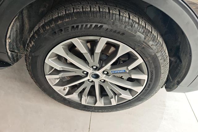 Haval H6 2013 Upgrade 1.5T Manual FWD Elite Модель 2018 года Blue Label 2.0T Automatic Luxury – фото 5