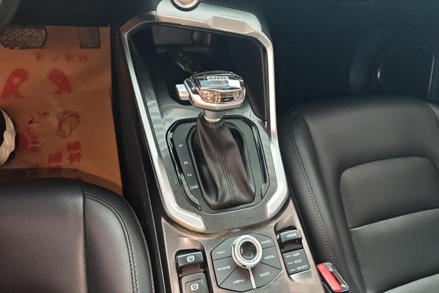 Haval H6 2013 Upgrade 1.5T Manual FWD Elite Модель 2018 года Blue Label 2.0T Automatic Luxury – фото 16