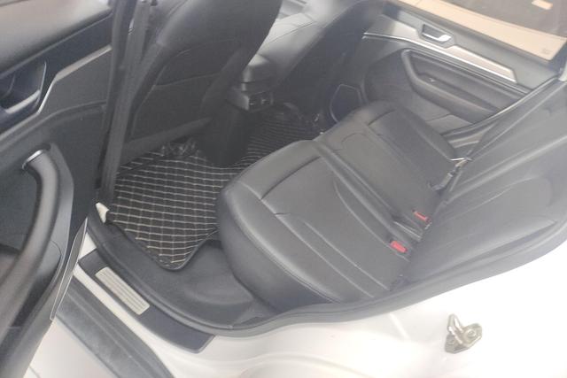 Haval H6 2013 Upgrade 1.5T Manual FWD Elite Модель 2018 года Blue Label Sports Edition 1.5T автоматическое 2WD Elite – фото 13