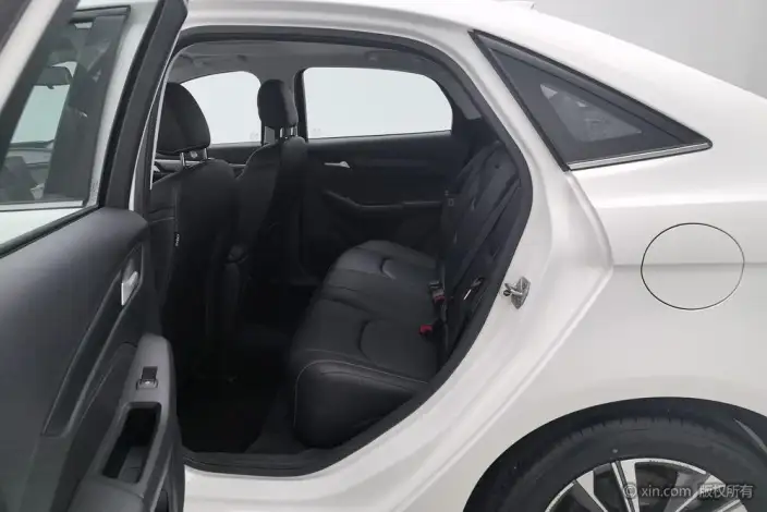 Ford Escort 2021 Model 1.5L Automatic Diamond Edition – фото 19
