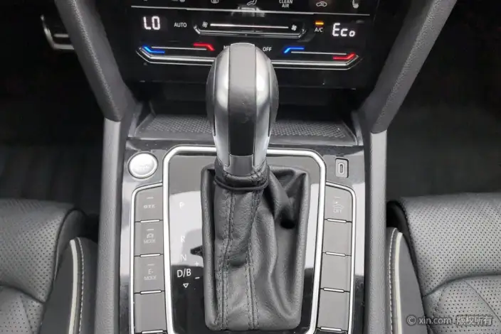 Volkswagen Magotan PHEV 2022 Model Luxury Model – фото 15