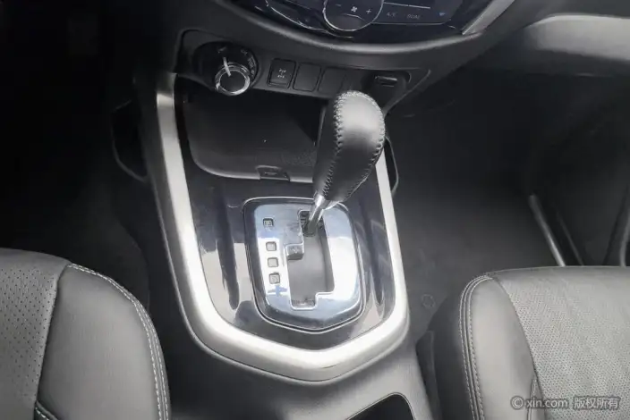 Nissan Terra 2020 Model 2.5L Automatic 4WD Deluxe Edition – фото 15
