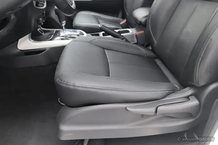 Nissan Terra 2020 Model 2.5L Automatic 4WD Deluxe Edition – фото 18
