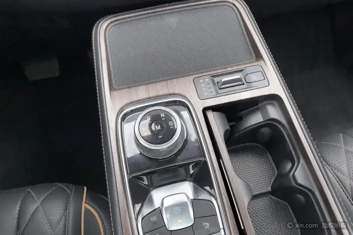 Lingyu 2021 Model EcoBoost 225 6 seat Zun Ling Model – фото 15