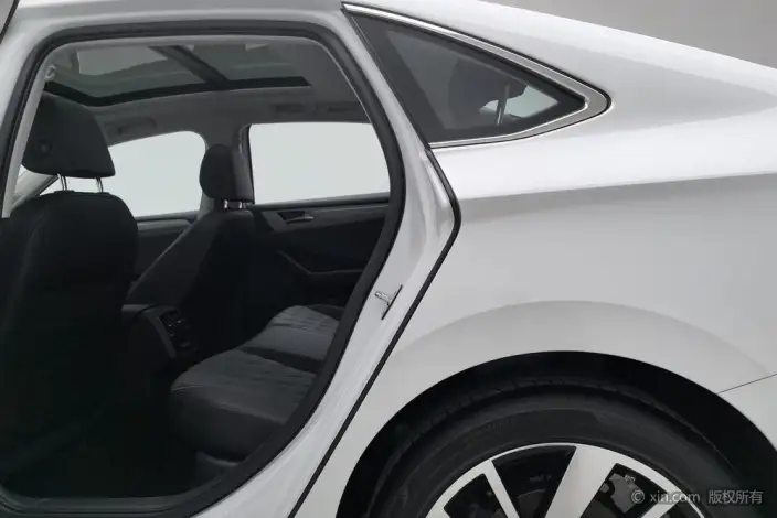 Volkswagen Sagitar 2025 Model 300TSI DSG Superior Edition – фото 18