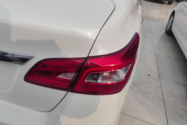 Nissan Sylphy 2022 Classic 1.6 XE CVT Comfort – фото 8