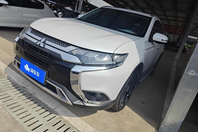 Mitsubishi Outlander Модель 2020 года 2.4L 4WD Enjoy Edition 7 seat – фото 1