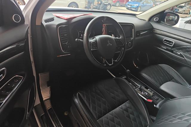 Mitsubishi Outlander Модель 2020 года 2.4L 4WD Enjoy Edition 7 seat – фото 14