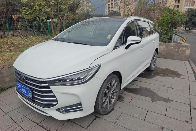 BYD Song MAX Модель 2019 года 1.5T автоматическое Smart Connect Spirior Sport 6 seat National V – фото 1