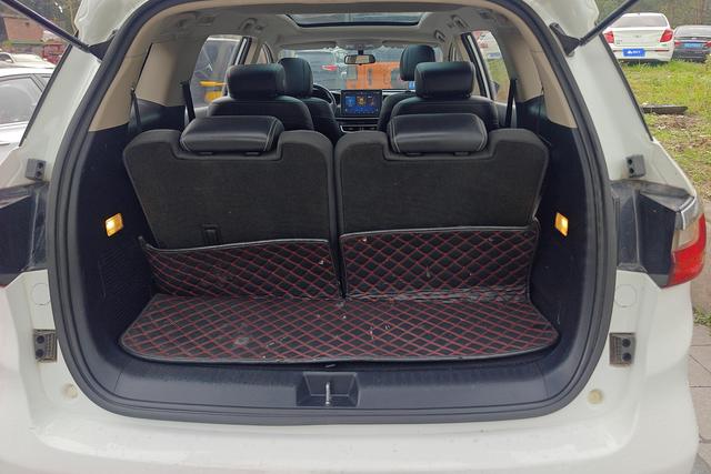 BYD Song MAX Модель 2019 года 1.5T автоматическое Smart Connect Spirior Sport 6 seat National V – фото 11