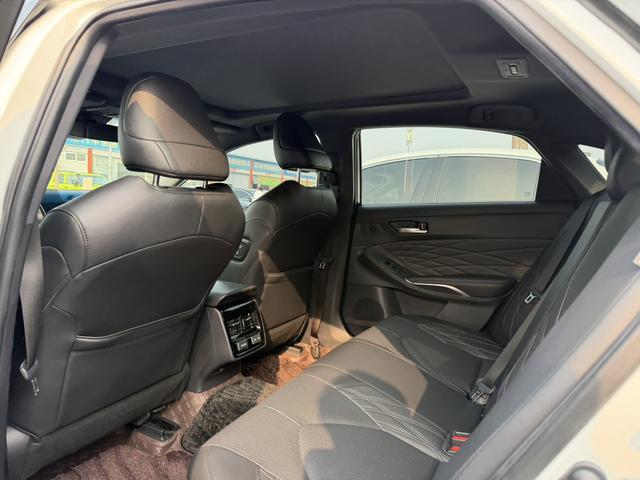 Toyota Avalon 2022 Hybrid 2.5L XLE Premium – фото 10