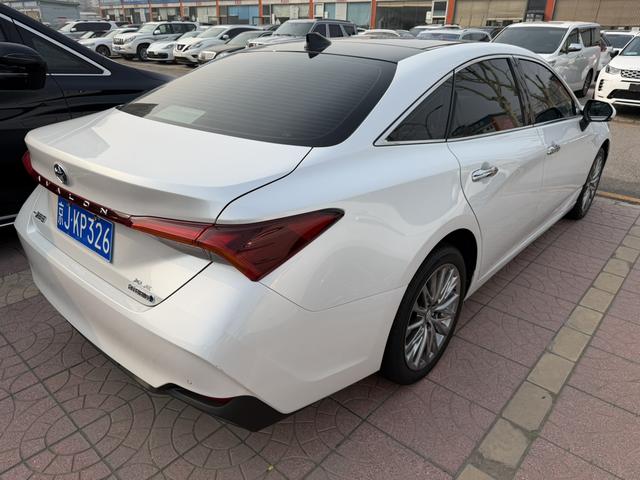 Toyota Avalon 2022 Hybrid 2.5L XLE Premium – фото 12