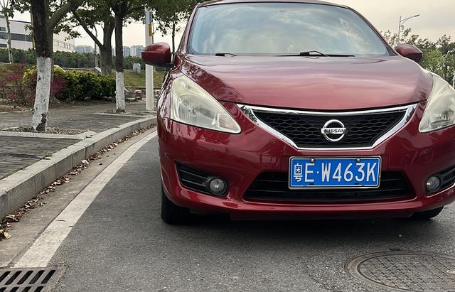 Nissan Tiida 2011 1.6L CVT Comfort – фото 6