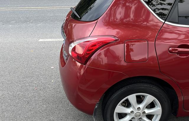 Nissan Tiida 2011 1.6L CVT Comfort – фото 7