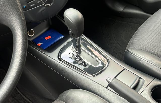 Nissan Tiida 2011 1.6L CVT Comfort – фото 14