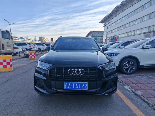 Audi Q7 Модель 2020 года 55 TFSI quattro S line Prestige – фото 2