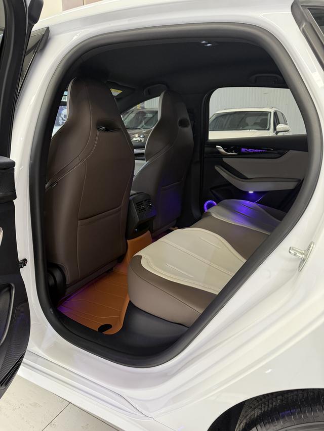 BYD Qin PLUS DM 2024 Glory DM-i 120KM Excellence – фото 7