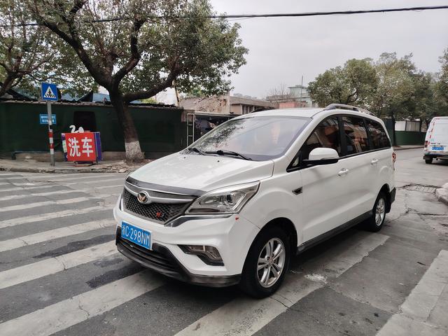 BAIC Huansu H3 2017 модификация 1.5L Manual Com f ort Световой люк Edition