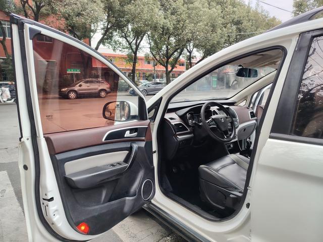 BAIC Huansu H3 2017 модификация 1.5L Manual Com f ort Световой люк Edition – фото 8