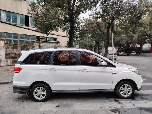 BAIC Huansu H3 2017 модификация 1.5L Manual Com f ort Световой люк Edition – фото 9
