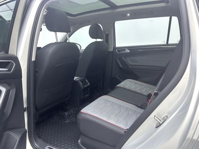 Volkswagen Tiguan L 2022 330TSI Automatic 2WD R-Line Flagship Edition – фото 8
