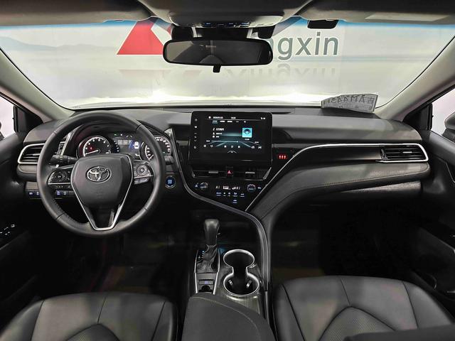 Toyota Camry 2023 2.0G Luxury – фото 8