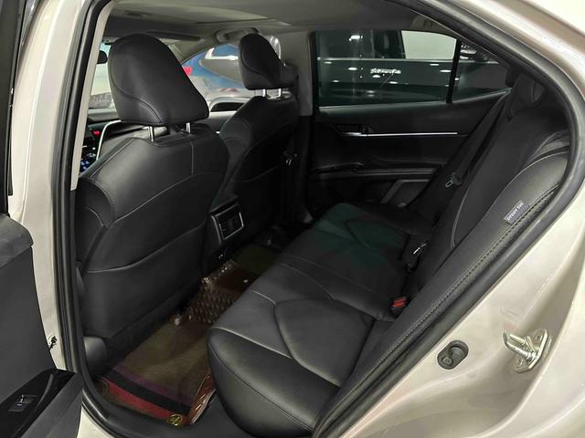 Toyota Camry 2023 2.0G Luxury – фото 9