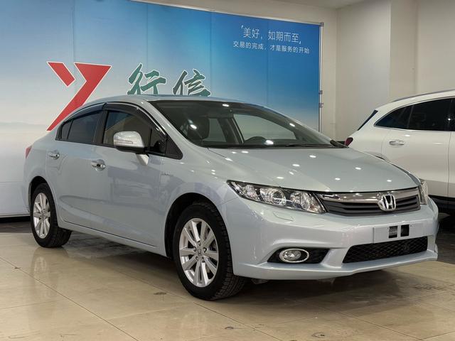 Honda Civic 2012 модификация 1.8L автоматическое Deluxe Edition – фото 3