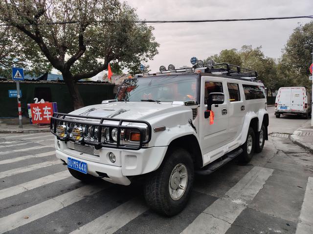 Hummer H2 2004 модификация 6.0 AT