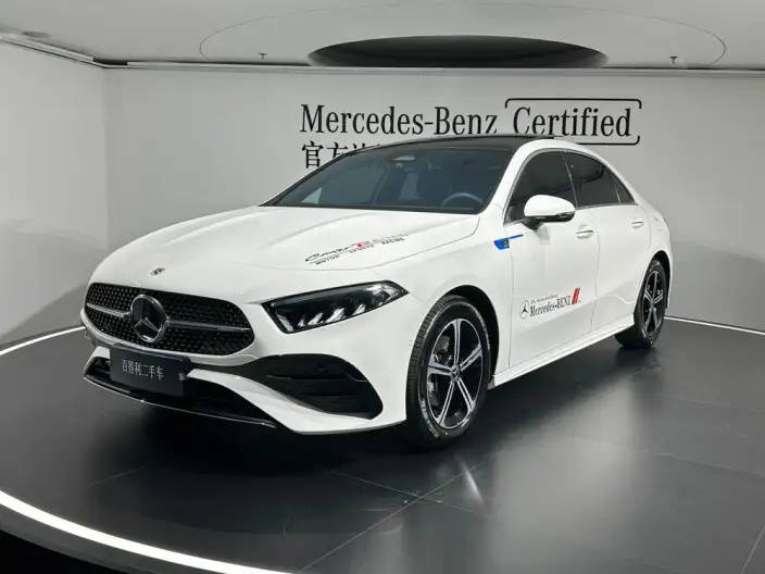 Mercedes-Benz A-class 2024 Model Facelift A 200 L Fashion Edition – фото 1