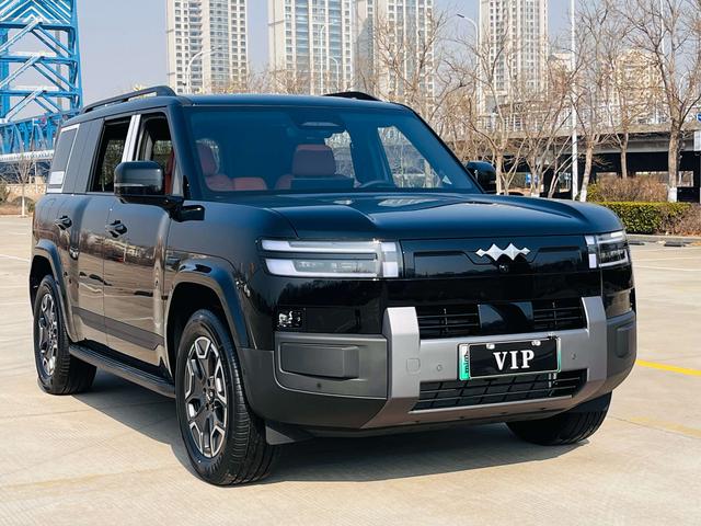 Titan 7 PHEV 2025 модификация 190KM 4WD Max Edition