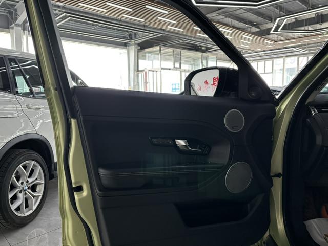 Range Rover Evoque Imported 2012 модификация 2.0T 5 door Shine Edition – фото 5