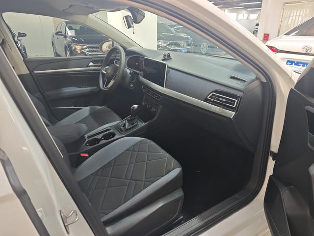 Volkswagen Lavida 2023 Facelift 1.5L Automatic De Yi – фото 6