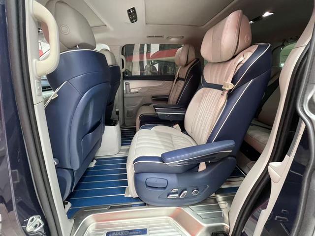 Roewe iMAX8 2022 400TGI Premium Edition – фото 8